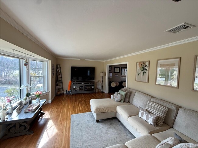 Building Photo - 16 Minkel Rd