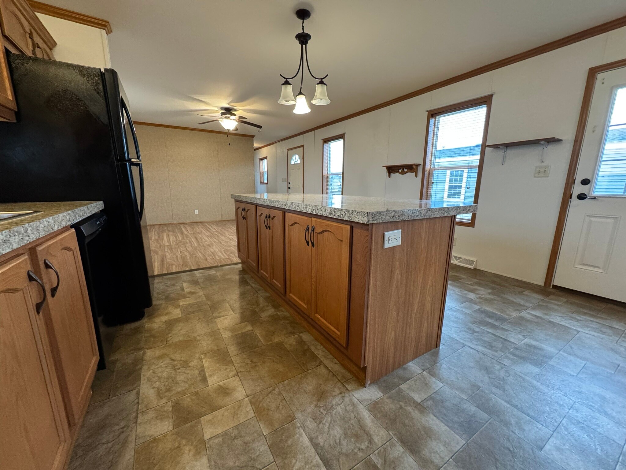 Building Photo - 2022 Mockingbird Pl NW