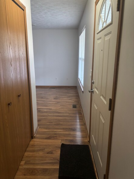 Building Photo - 468 Ardella Ave