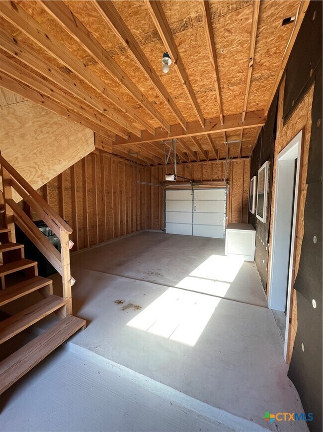 Building Photo - 1375 Canyon Trce