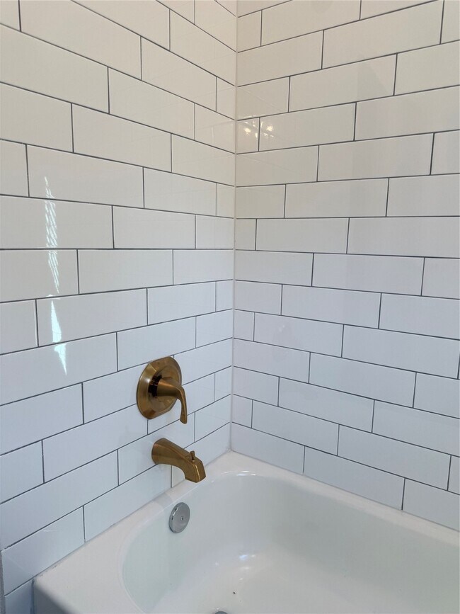 Building Photo - 22230 Dutch Oven Dr