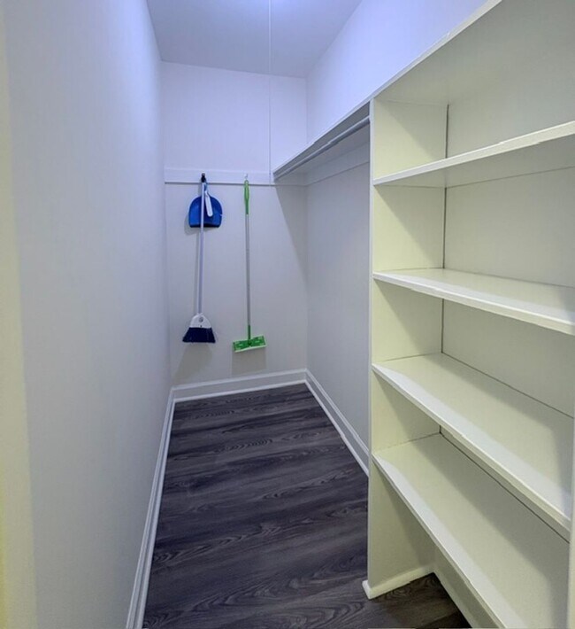 Building Photo - 12403 Braxfield Ct