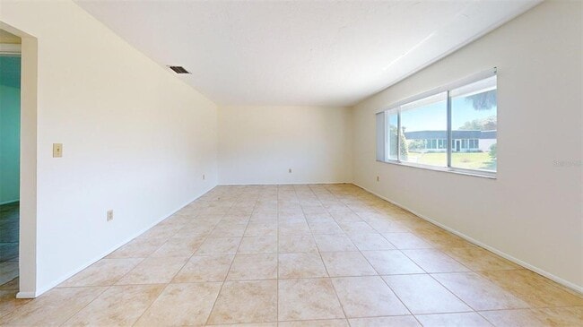Building Photo - 1213 Glen Oaks Dr E