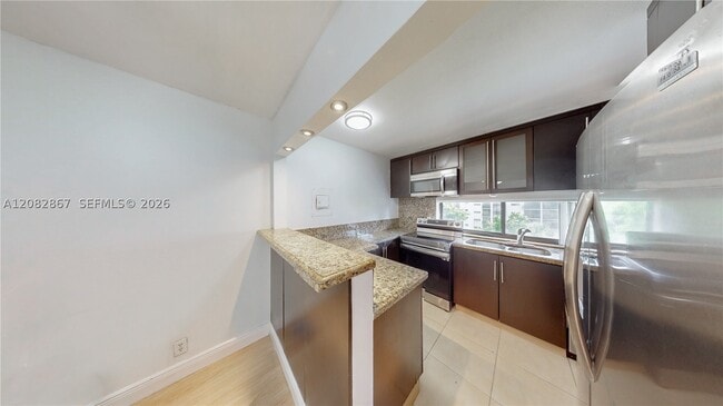 Building Photo - 17011 N Bay Rd