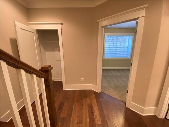 Building Photo - 2418 Gatebury Cir