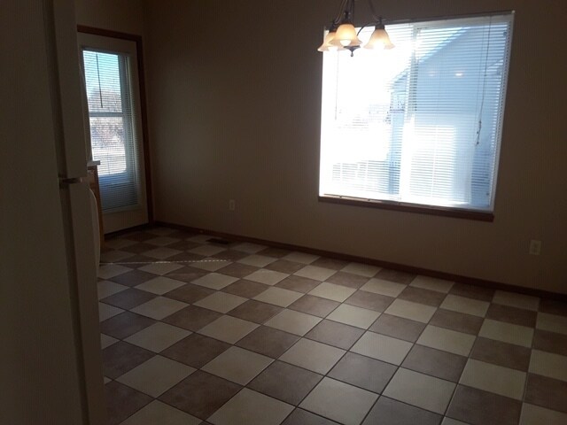 Building Photo - 3844 N Pepper Ridge St