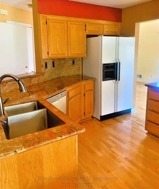 Building Photo - 1790 Stone Creek Dr