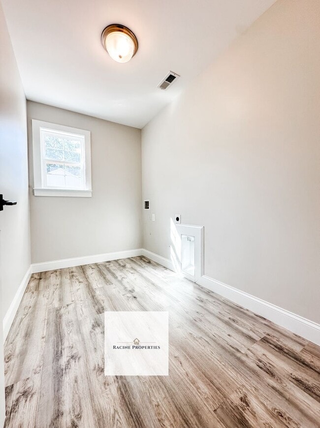 Building Photo - Beautiful Home in Greer, SC