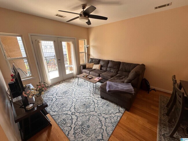 Building Photo - 2020 5th Ave S