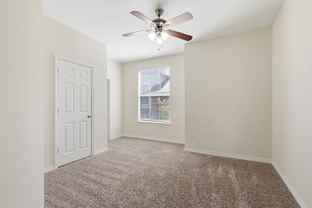 Building Photo - 2113 Grove Park Ln