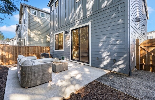 Building Photo - 15628 NW Raywood Ln