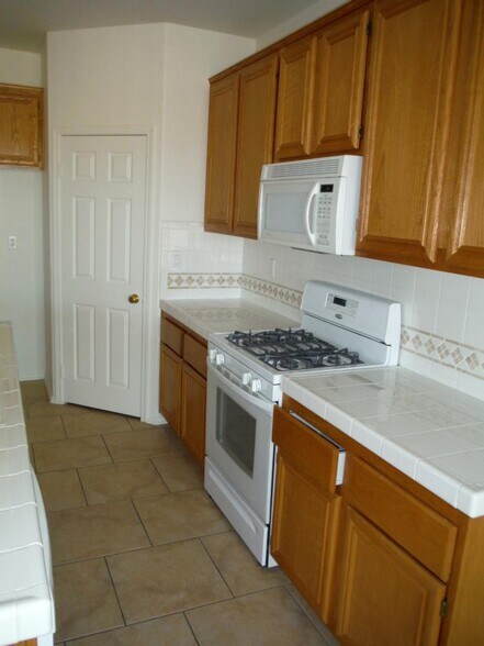 Building Photo - 44218 Amethyst St
