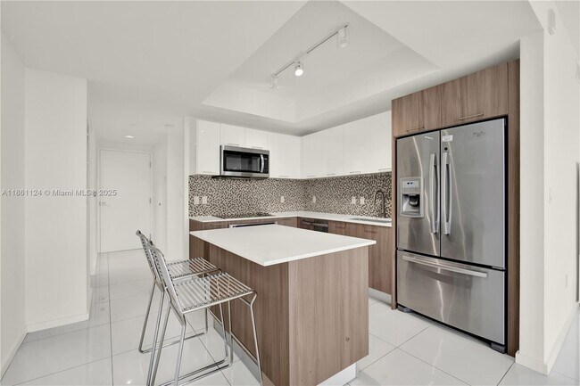 Building Photo - 5300 Paseo Blvd