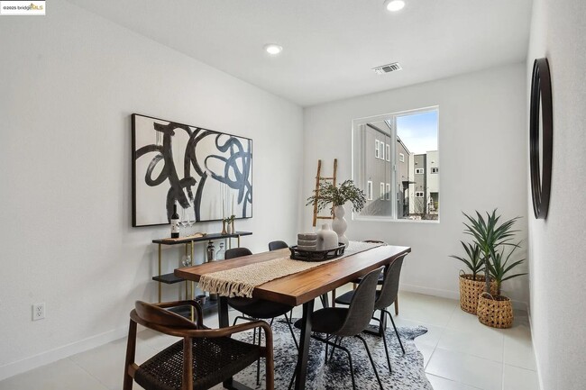 Building Photo - Modern 2+ Bedroom, 2++ Bathroom Living in ...