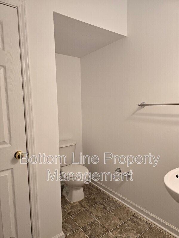 Building Photo - 8630 Carolina Lily Ln