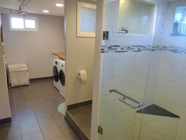 Building Photo - $0 DEPOSIT OPTION! Beautifully Upgraded 3-Bed Ranch with Basement, Remodeled Bath, and Ideal Loca...