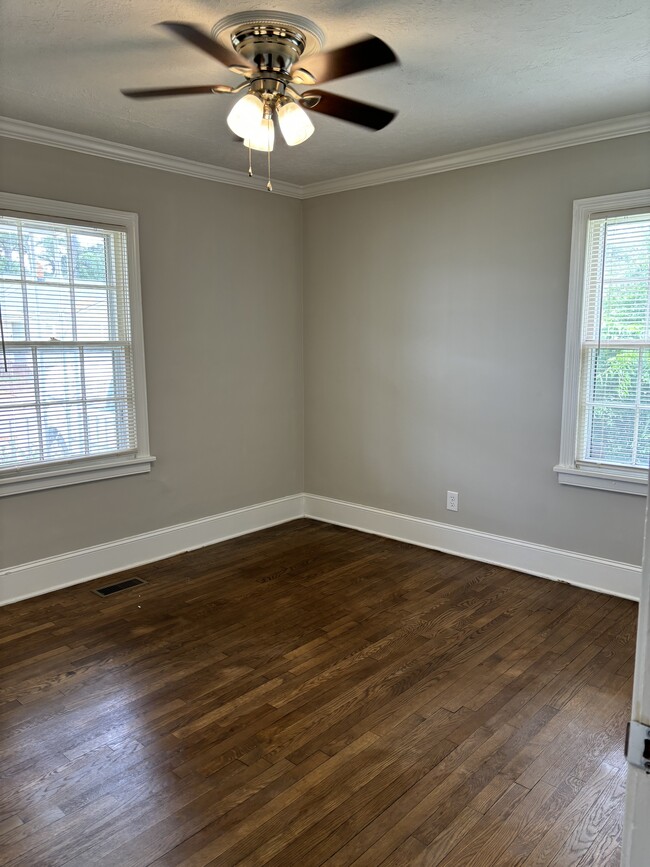 Building Photo - 106 Willborough Ave