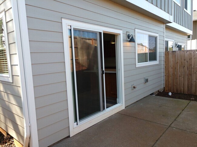 Building Photo - BIGFIR1055-1057