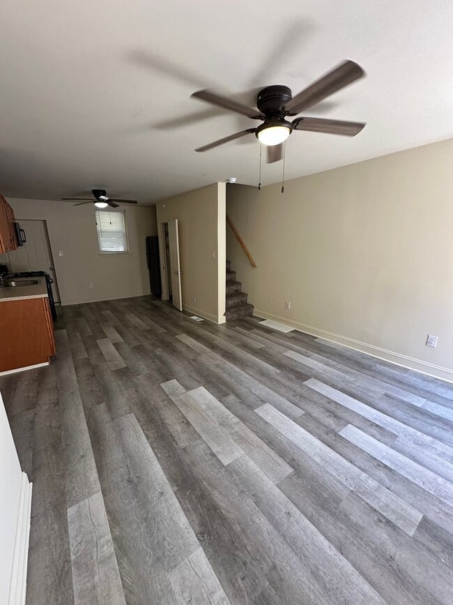 Building Photo - 2 Bed, 1 Bath. Section 8 Approved