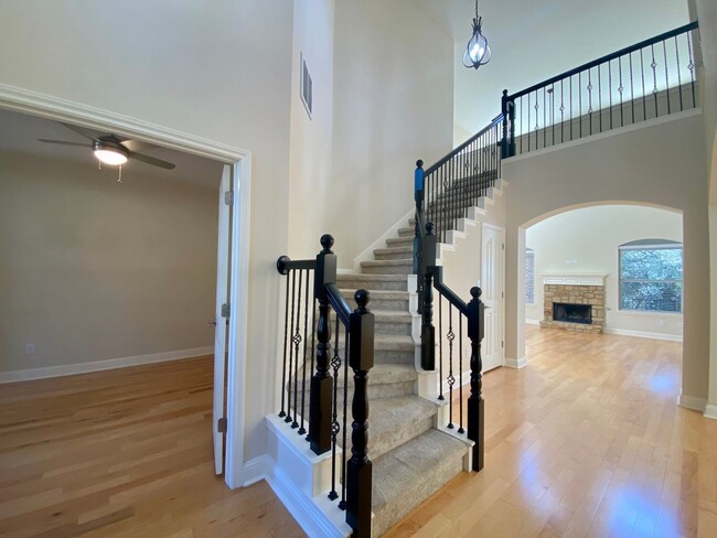 Building Photo - Gorgeous 5 Bed/ 3.5 Bath home in Lantana!