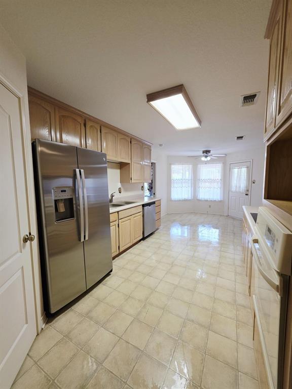 Building Photo - 651 Purple Sage Dr
