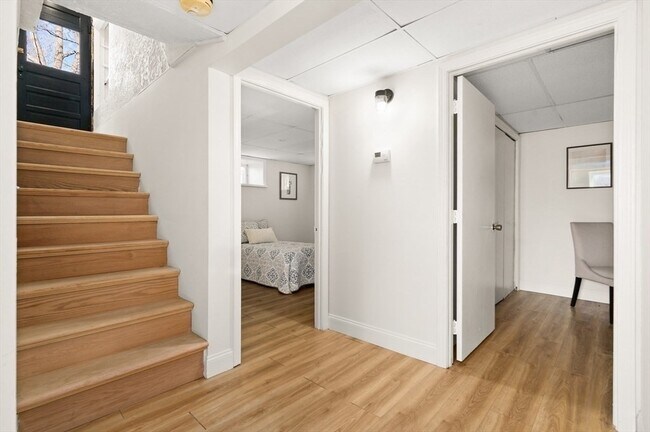 Building Photo - 38 Fern Rd
