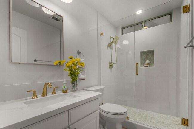 Building Photo - 6711 E Camelback Rd