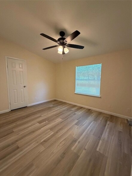 Building Photo - 236 Live Oak Dr