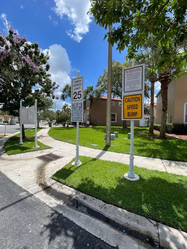 Building Photo - 777 NW 151st Ave