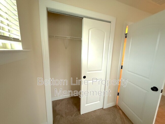 Building Photo - 5688 Garrow Glen Rd