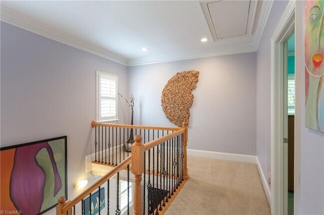 Building Photo - Spacious 4 Bedroom in Lake Jeanette - Larg...