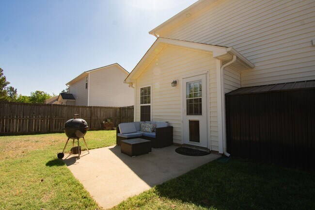 Building Photo - Coming Soon! 3 Bedroom 2.5 Bathroom with Large Fence Yard