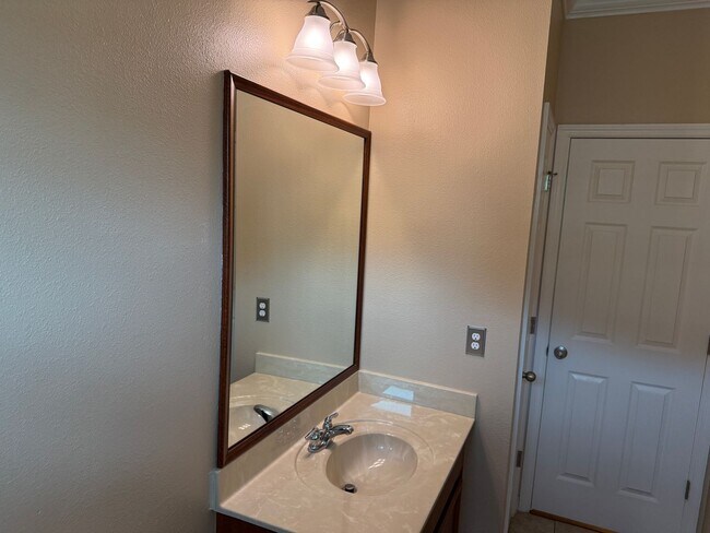 Building Photo - Gorgeous 5 bedrooms, 4 bath, 3 car garage single family home in Clermont