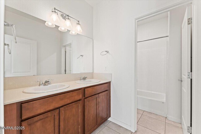 Building Photo - 1048 Big Rock Loop
