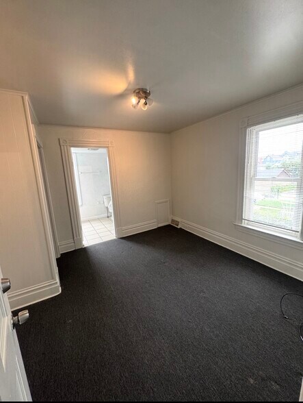 Building Photo - 232 Bigham St