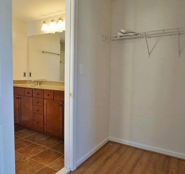 Building Photo - 46123 Gooseneck Dr