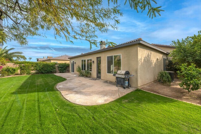 Building Photo - 79862 Amora Dr