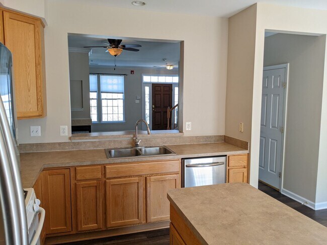 Building Photo - Updated condo in Ballenger Creek available in June!