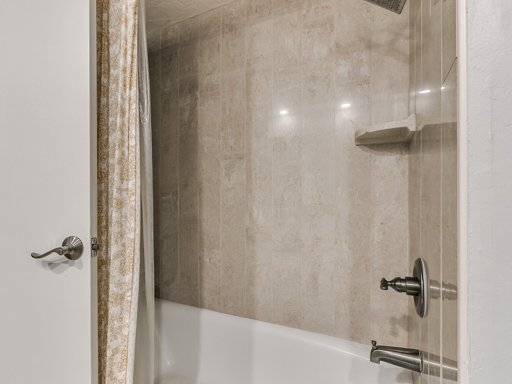 Building Photo - 9906 Mantle Dr