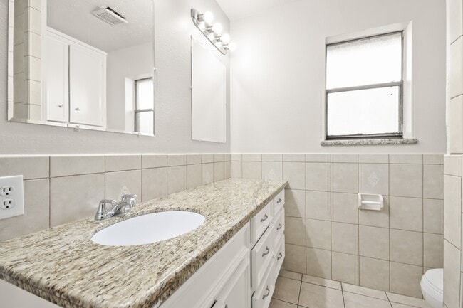 Building Photo - 3806 Montego Dr