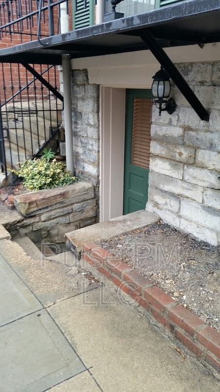 Building Photo - 112 E 5th St