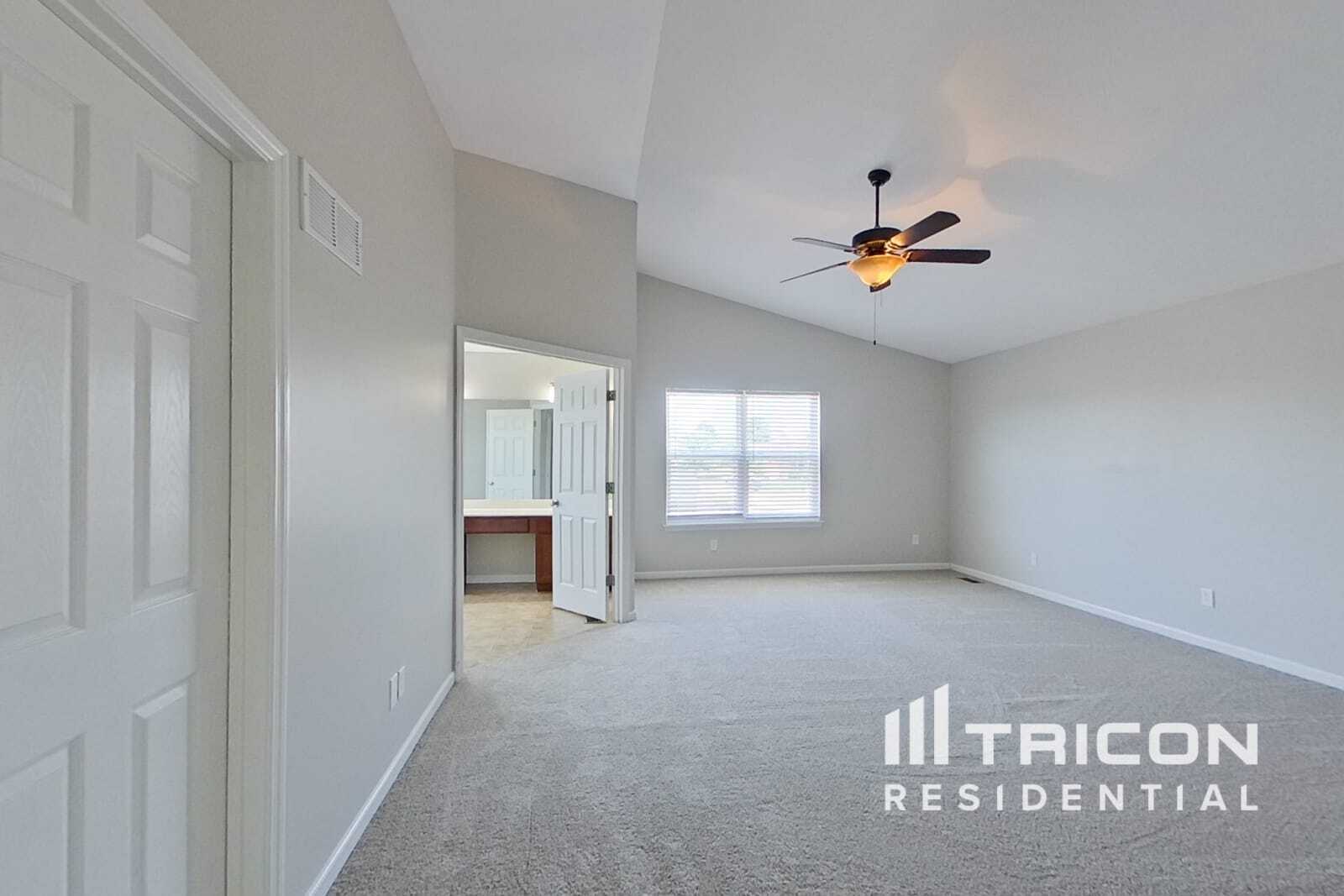 Building Photo - 218 Roxbury Dr