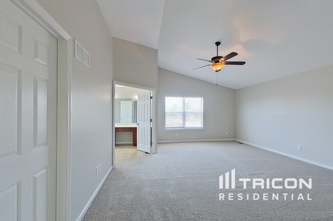 Building Photo - 218 Roxbury Dr