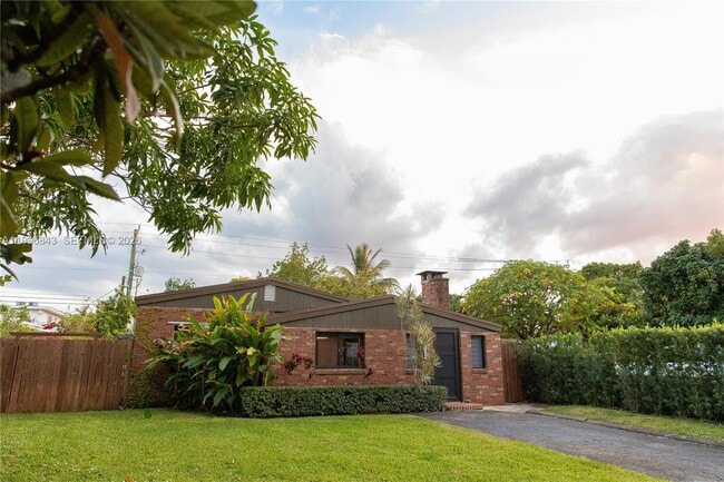 Building Photo - 2040 NE 173rd St