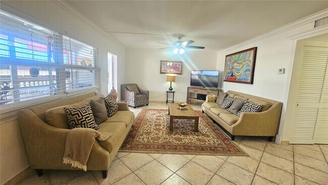 Building Photo - 180 NE 12th Ave