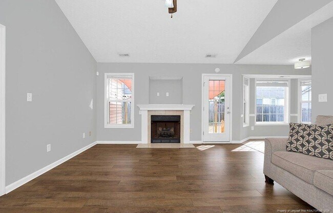 Building Photo - 1475 Avoncroft Dr