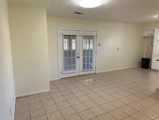 Building Photo - 1101 Ellen Dr