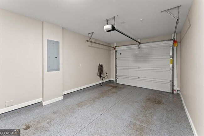 Building Photo - 395 Pratt Dr SE