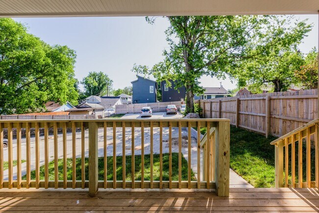 Building Photo - 1822 16th Ave N