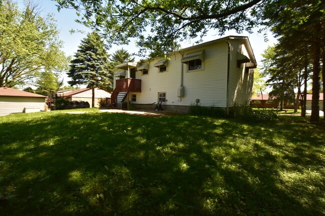 Building Photo - 7852 Sprucewood Ave